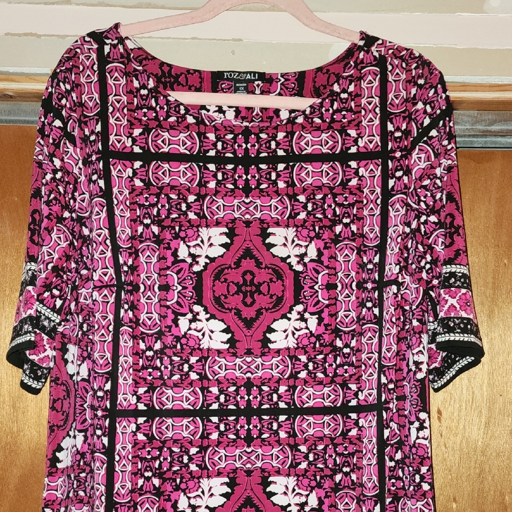 Roz & Ali Pink and Black Geometric Dress